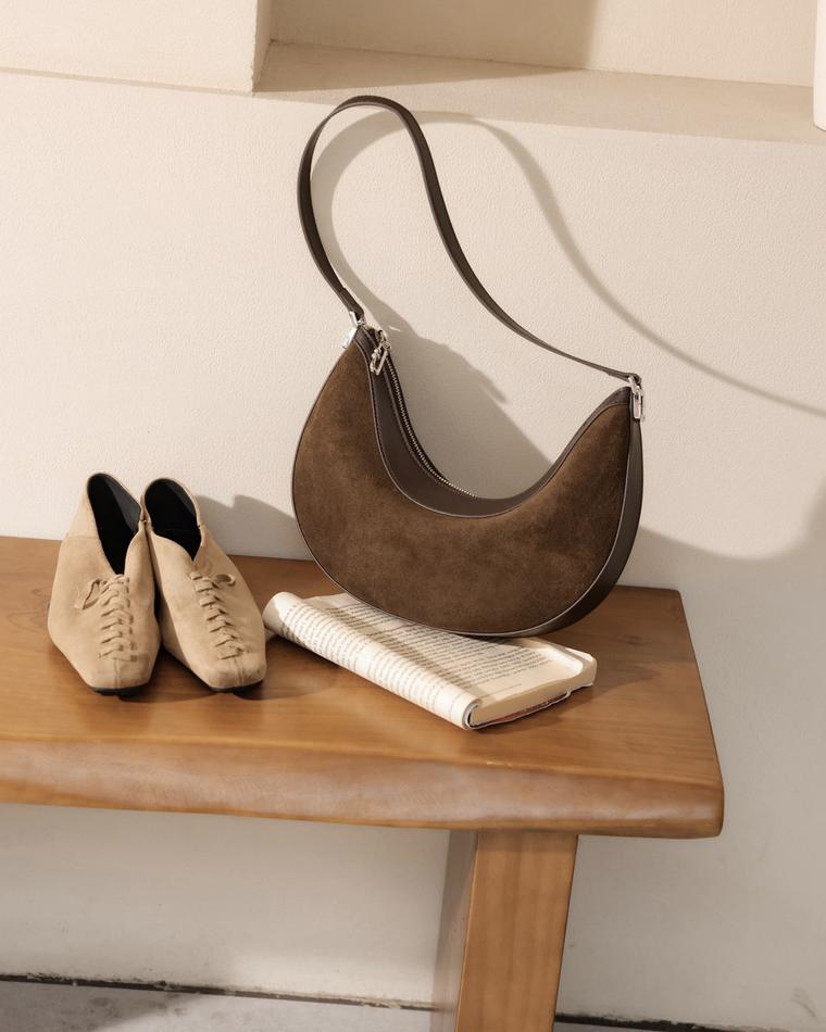 Elvion bags and wallets — workshop and product photo 15