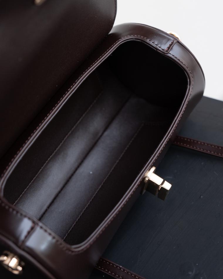 Elvion bags and wallets — workshop and product photo 41